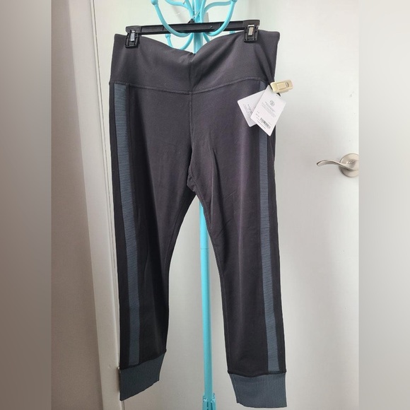 Athleta Pants - Athleta large Elation Rib Trim 7/8 Tight Black Gray NWT
